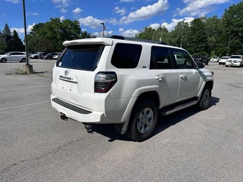 Used 2022 Toyota 4Runner SR5 Premium w/ Moonroof Package AWD/4WD image 3