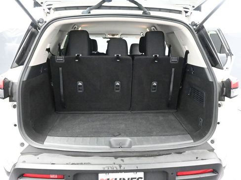 Used 2024 Nissan Pathfinder SV image 24