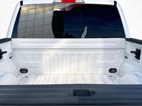 Used 2017 Ford F150 Platinum w/ Equipment Group 701A Luxury image 8