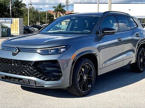 New 2026 Volkswagen Tiguan SE R-Line image 9