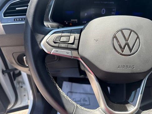Used 2023 Volkswagen Tiguan SE image 20