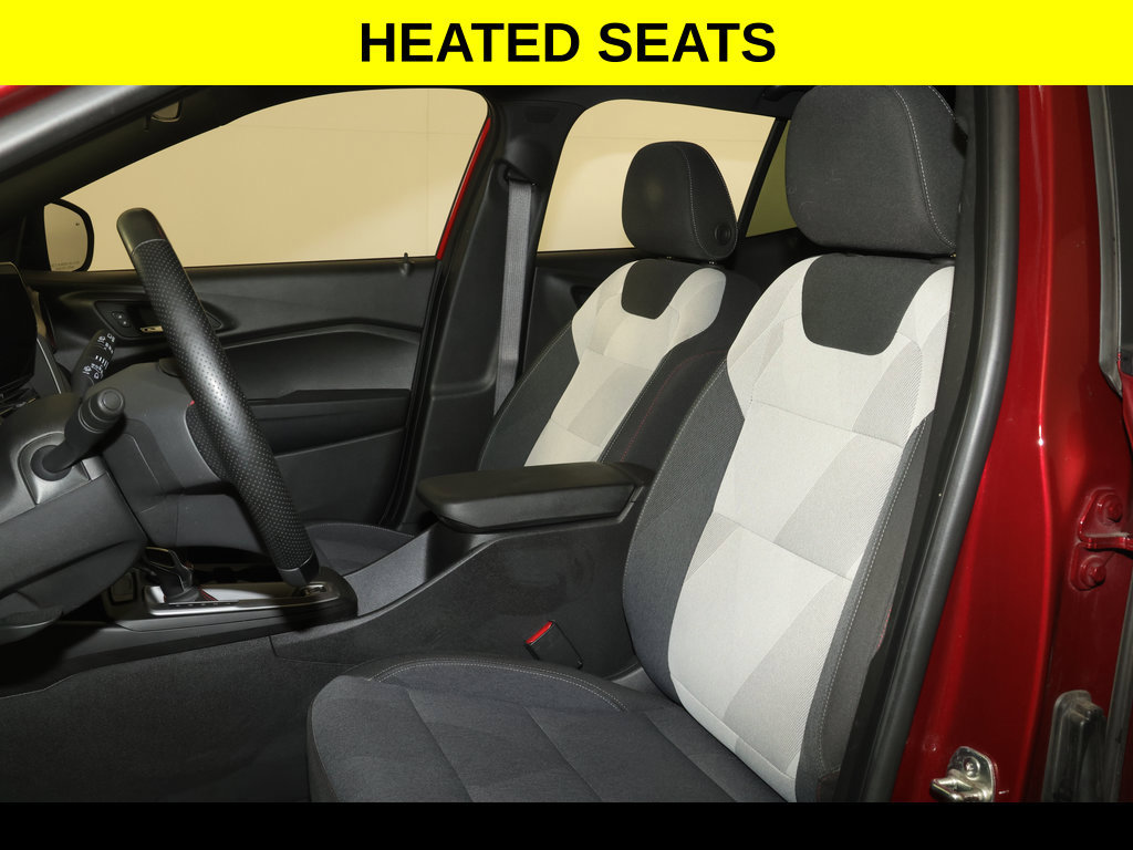 Used 2024 Chevrolet Trax RS w/ Driver Confidence Package FWD image 3
