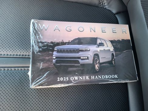 New 2025 Jeep Wagoneer Series II w/ Premium Group I image 34