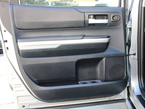 Used 2016 Toyota Tundra SR5 image 23