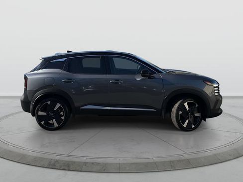 Certified 2025 Nissan Kicks SR AWD/4WD image 3