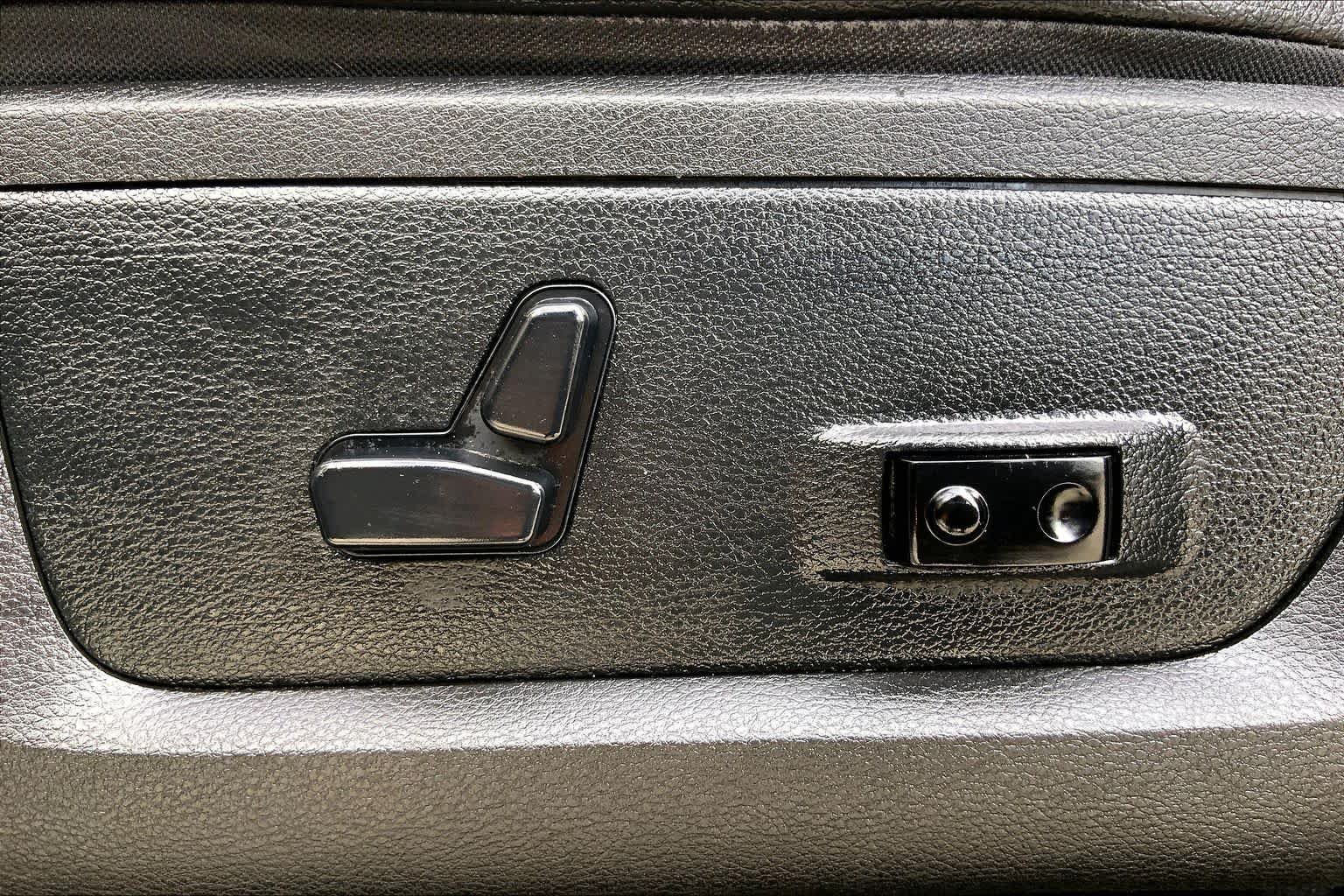 Used 2017 RAM 1500 SLT RWD image 34