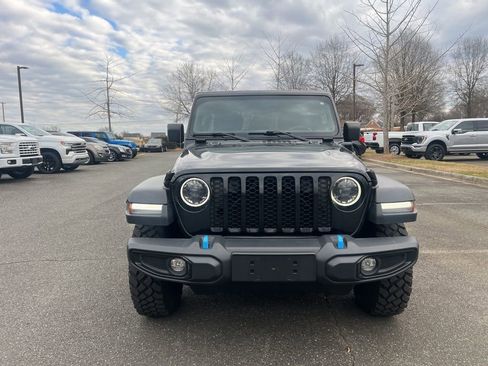 Used 2023 Jeep Wrangler Unlimited w/ Cold Weather Group image 2