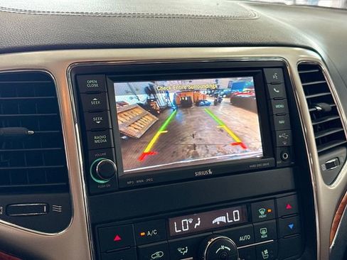 Used 2013 Jeep Grand Cherokee Overland AWD/4WD image 14