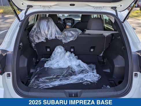 Certified 2025 Subaru Impreza 2.0i image 31