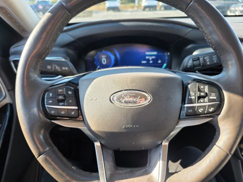 Certified 2023 Ford Explorer Platinum w/ Equipment Group 601A image 15