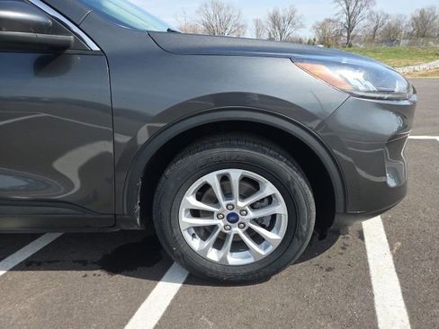 Used 2020 Ford Escape SE image 4