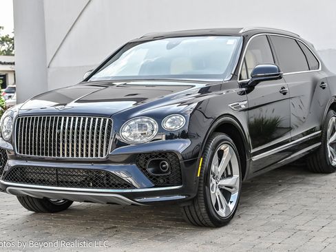 Used 2023 Bentley Bentayga Extended Wheelbase image 4