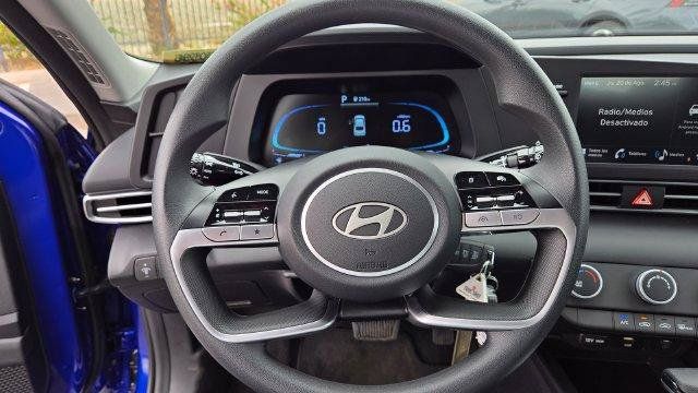 Used 2026 Hyundai Elantra SE FWD image 26