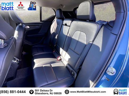 Used 2025 Volvo XC40 B5 Core image 28