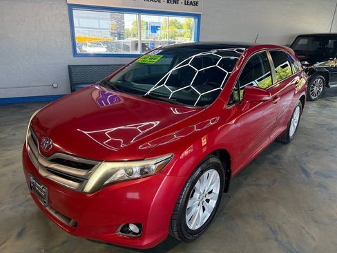 Used 2013 Toyota Venza LE AWD/4WD image 2