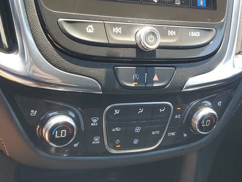 Used 2022 Chevrolet Equinox Premier AWD/4WD image 29