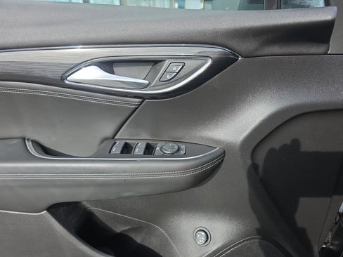 Used 2023 Buick Envision Preferred image 17