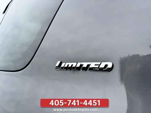Used 2021 Toyota 4Runner Limited AWD/4WD image 40