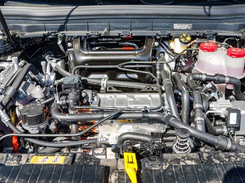 Used 2024 Mercedes-Benz EQB 300 4MATIC image 12