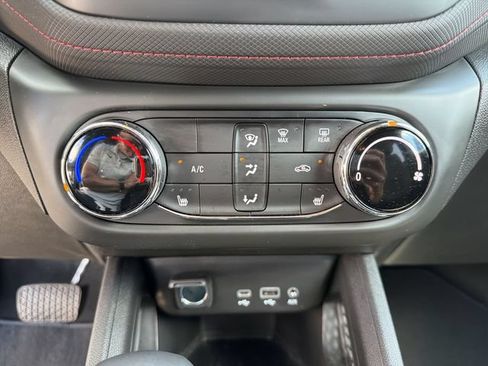 Used 2022 Chevrolet TrailBlazer RS FWD image 20
