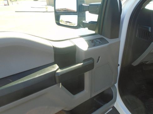 Used 2019 Ford F250 XL w/ Power Equipment Group RWD image 12