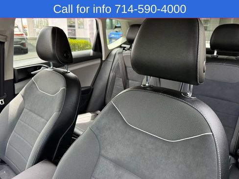 Used 2023 Volkswagen Taos SE FWD image 17