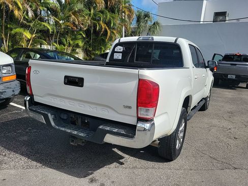 Used 2017 Toyota Tacoma SR5 image 12