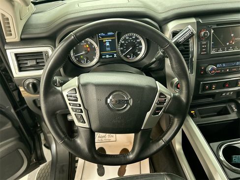 Certified 2019 Nissan Titan SL image 4