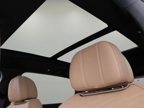 New 2025 Bentley Bentayga Extended Wheelbase image 30