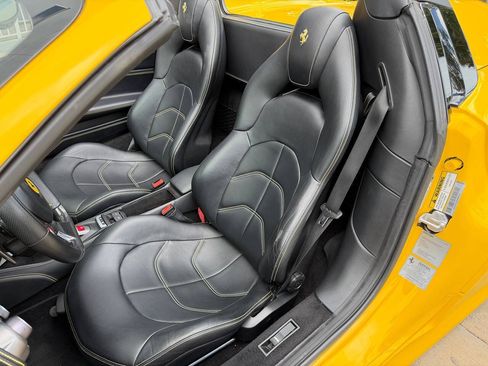 Used 2017 Ferrari 488 Spider RWD image 17