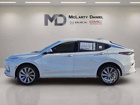 New 2026 Buick Envista Avenir FWD image 3