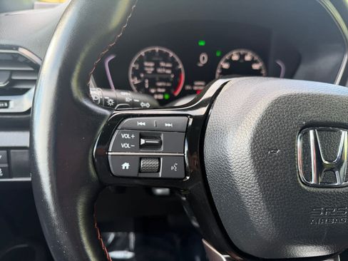 Used 2025 Honda Pilot TrailSport image 21