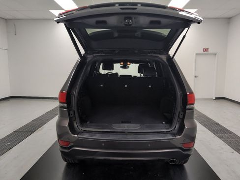 Used 2019 Jeep Grand Cherokee Altitude AWD/4WD image 29