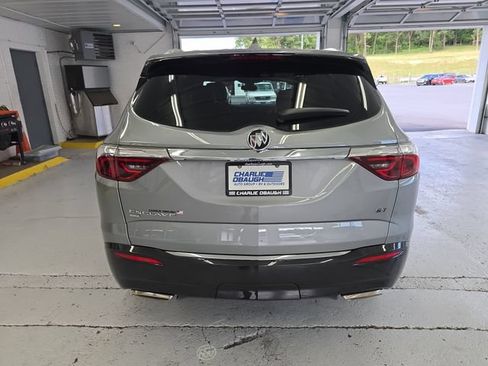 Used 2023 Buick Enclave Essence AWD/4WD image 4