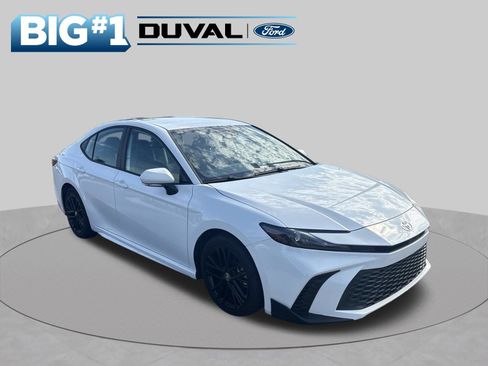 Used 2025 Toyota Camry XSE FWD image 1