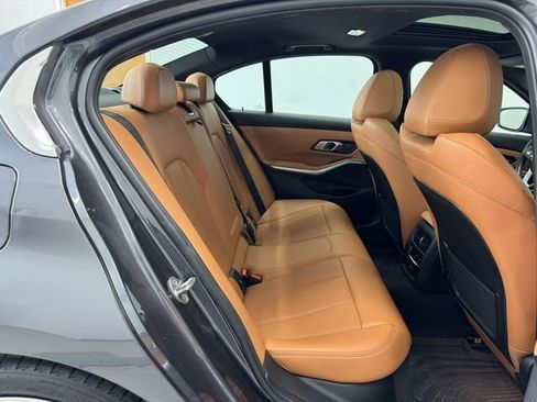 Used 2022 BMW 330i Sedan w/ Convenience Package RWD image 18
