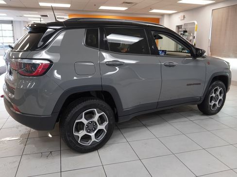 Used 2022 Jeep Compass Trailhawk w/ Sun and Sound Group AWD/4WD image 12