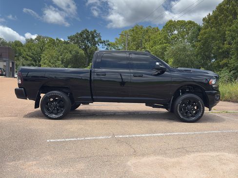 Used 2022 RAM 2500 Big Horn w/ Night Edition AWD/4WD image 24