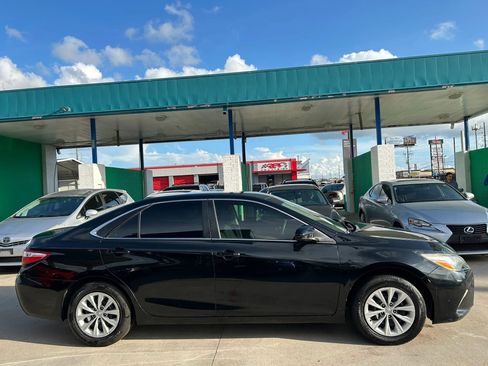 Used 2016 Toyota Camry LE FWD image 6