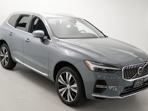 Certified 2023 Volvo XC60 T8 Ultimate w/ Climate Package AWD/4WD image 4