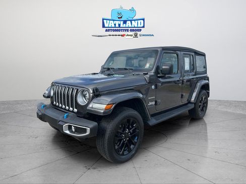 Used 2023 Jeep Wrangler Unlimited Sahara w/ Cold Weather Group image 33