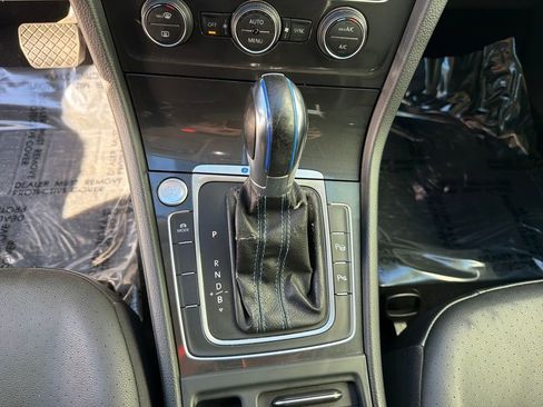 Used 2019 Volkswagen e-Golf SEL Premium image 26