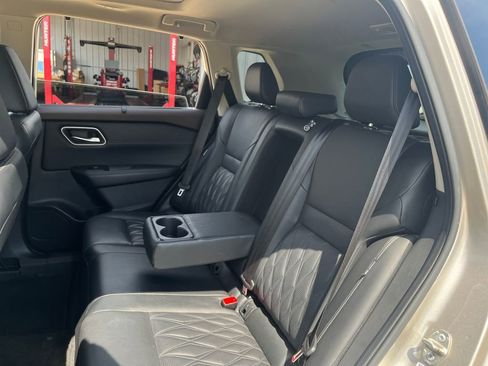 Used 2022 Nissan Rogue Platinum w/ Head-Up Display Package image 26