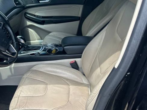 Used 2016 Ford Edge Titanium FWD image 2