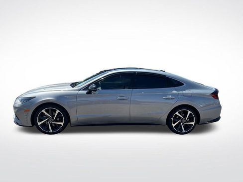 Used 2023 Hyundai Sonata SEL Plus FWD image 2