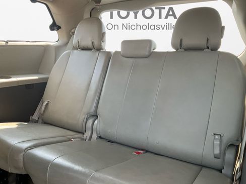 Used 2011 Toyota Sienna XLE w/ Entertainment Pkg AWD/4WD image 23
