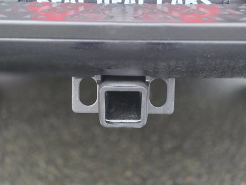 Used 2018 Nissan Titan SL w/ Midnight Edition image 28