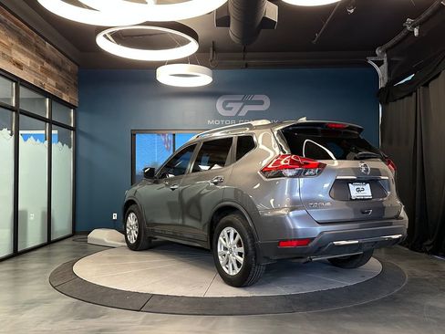 Used 2017 Nissan Rogue SV FWD image 5
