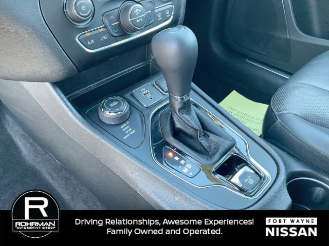 Used 2019 Jeep Cherokee Limited AWD/4WD image 26