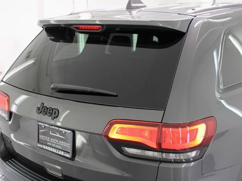 Used 2019 Jeep Grand Cherokee Altitude AWD/4WD image 19